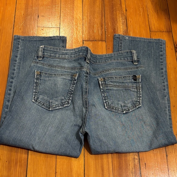 5/$25 bundle! DKNY Women's Classic Blue Straight Leg Capris - Picture 1 of 4